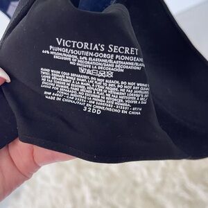 Victoria's Secret Elegant Black Plunge 2  Bras